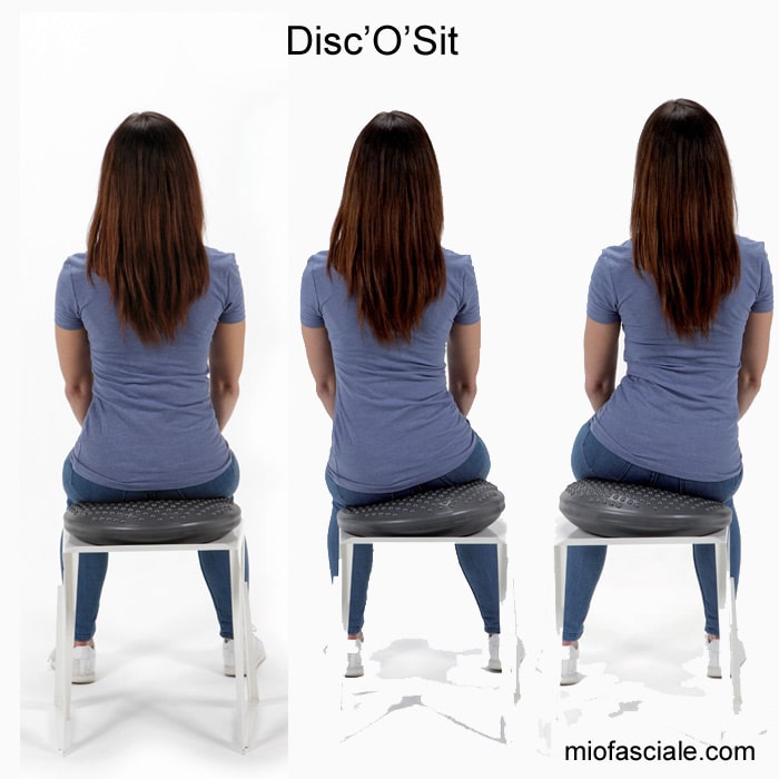 esercizi di mobilizzazione bacino da seduto con il disco sit